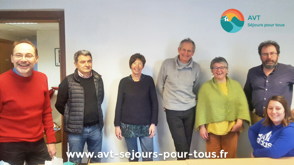 Photo des membres du bureau 2022 de l'association AVT Séjours pour tous, les Amis de Vaulserre et du Trièves